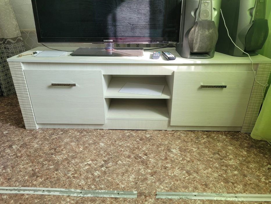 Тумба под тв 160см/50см