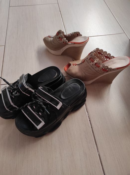 Vând 2perechi de papuci