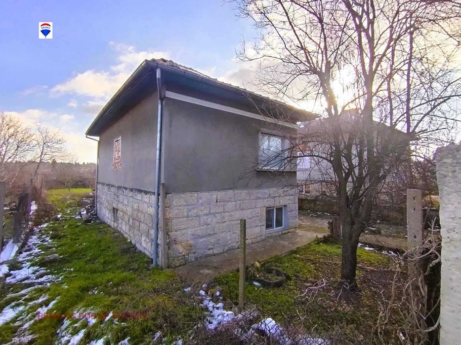 Къща с двор за продажба гр. Две могили