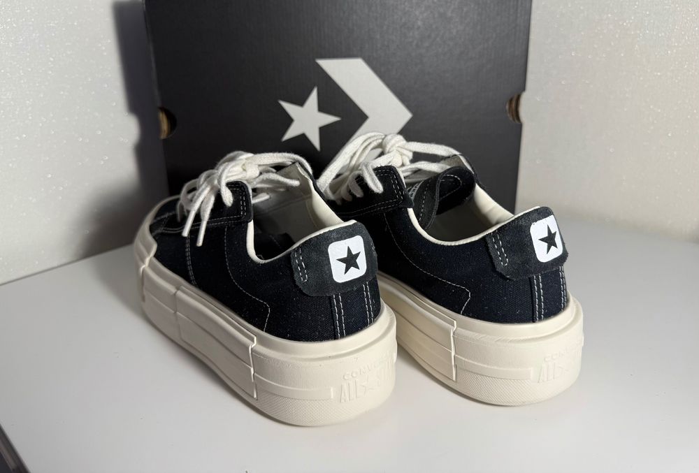 Обувки Converse