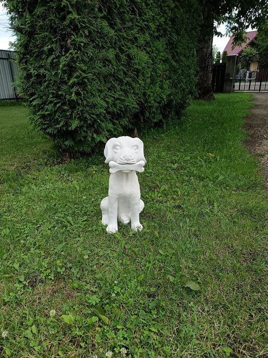Statuetă decorativă cățel cu os, 47 cm, albă
