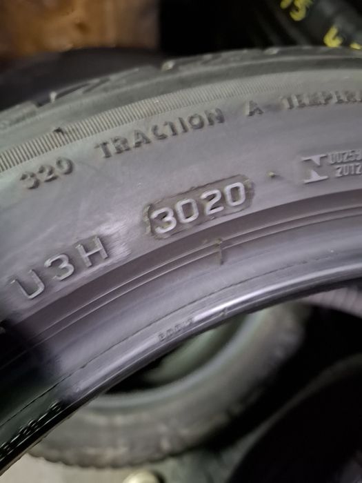 225 45 18 Vând 2 anvelope vară Bridgestone