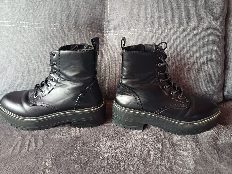 Ghete fete Stradivarius