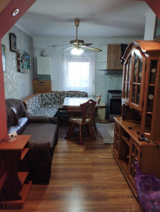 Închiriez apartament 3 camere