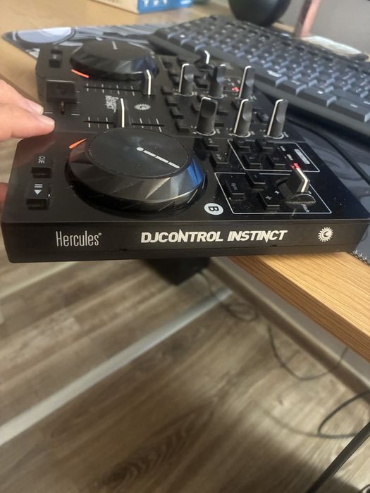 DJ Control Instinct Hercules