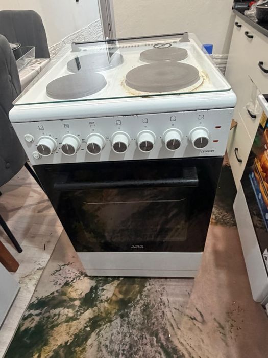 Продам электро плиту!!!
