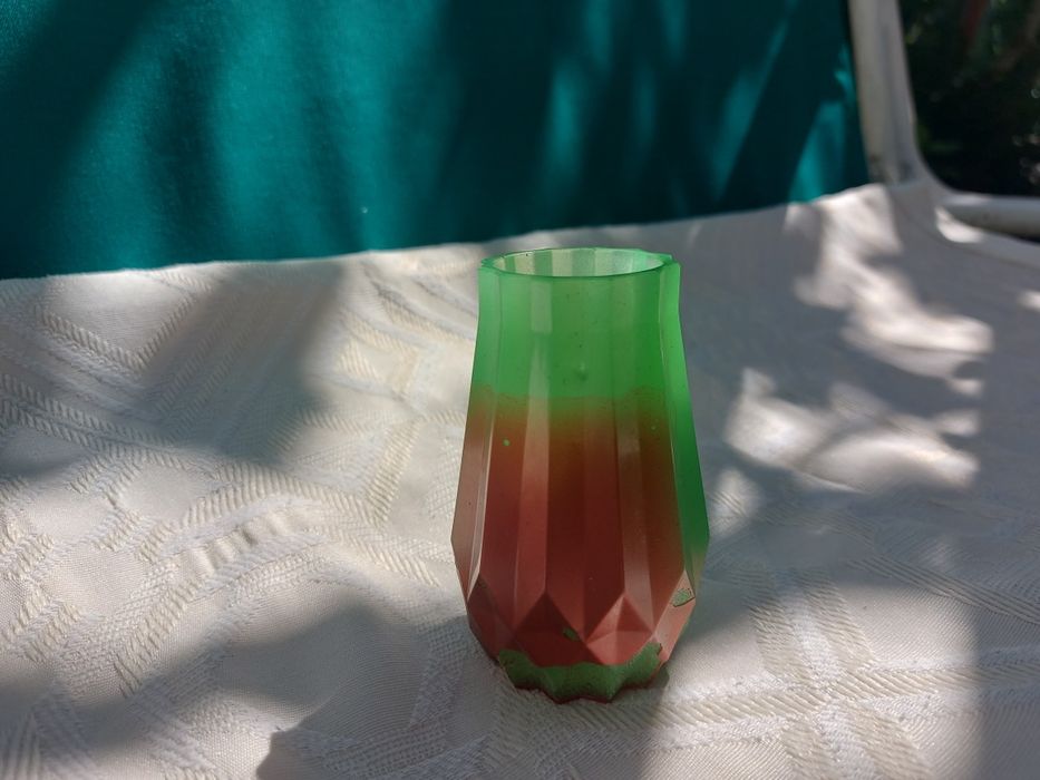 Vază fosforescentă unicat din rășină epoxidică - Handmade