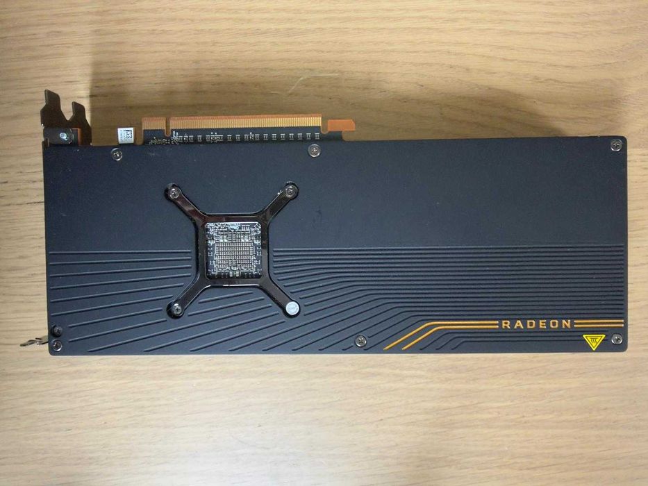 RX 5700 XT 50th Anniversary 8GB – RTX 3060 / 2070 Super Performance – Gaming 1440p – Model Premium AMD