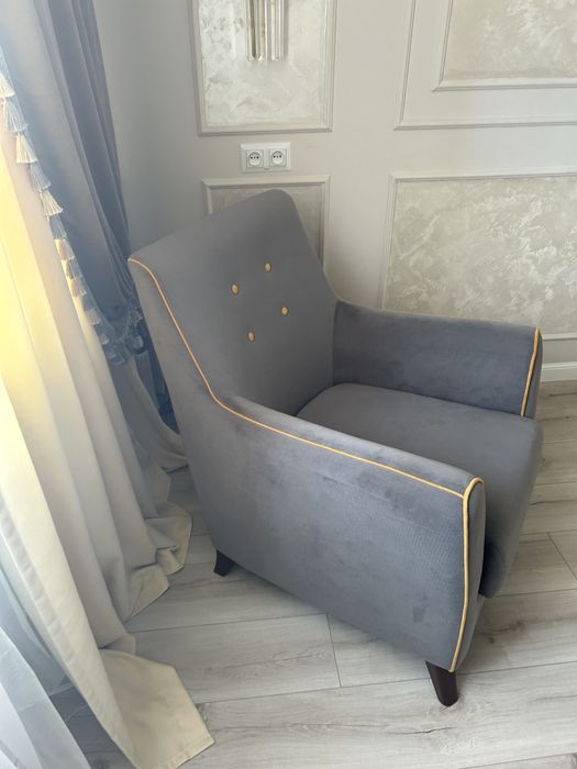 Срочно продам диван и 2 кресло