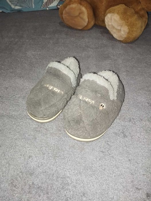 Продам детскую обувь