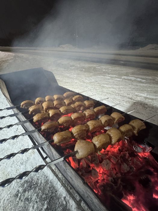 Продаем как готовый шашлык на шампурах.