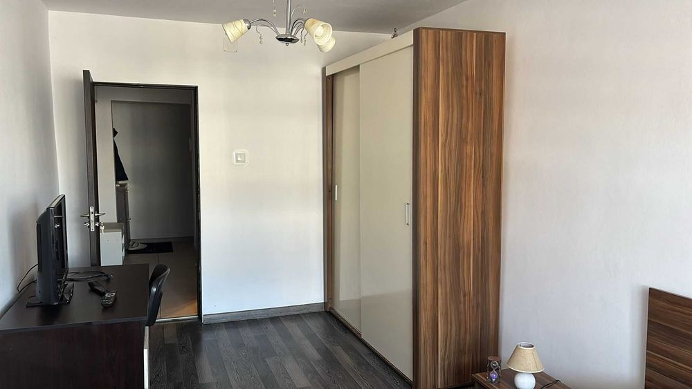 vand apartament 2 camere