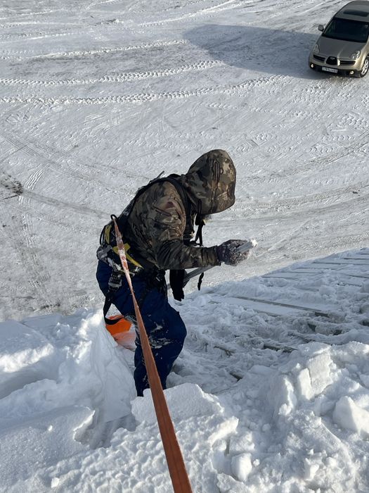 чистка снега с крыш