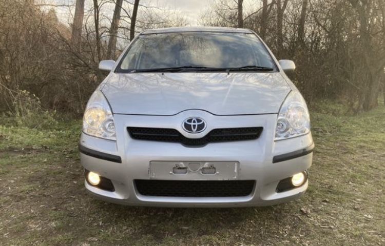 Тойота Корола Версо/Corolla Verso 2.2D4D 136кс. 2008г