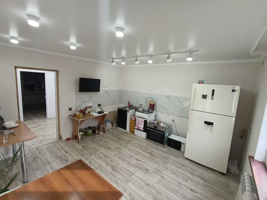 Дом в Каратале, Павел ИмпериЯ