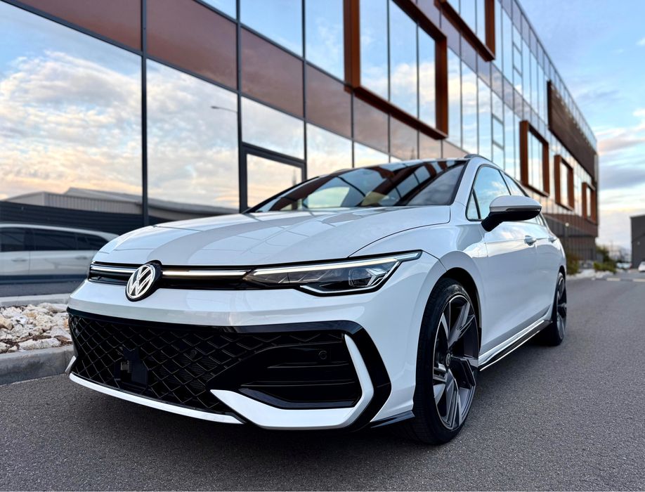 Pret:34.900 VW Golf R-Line–2025 DSG 2.0 TDI 150 CP 5.000 km Variante