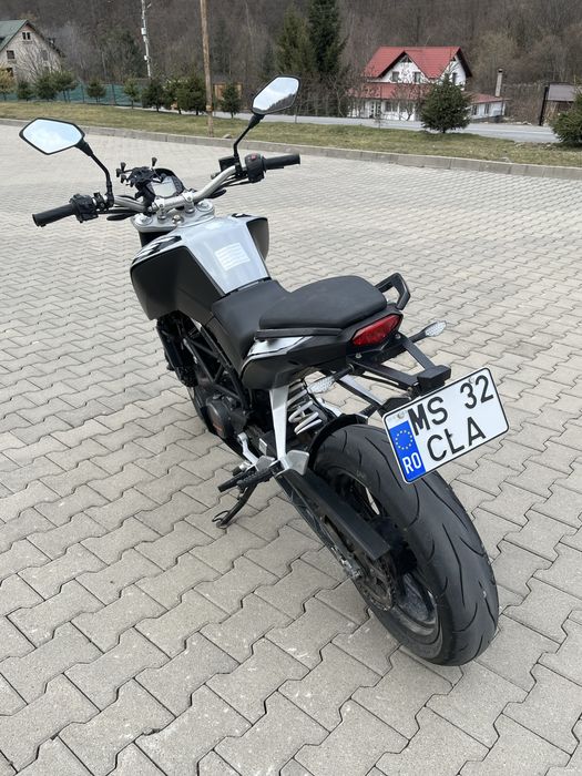 Vand KTM Duke 125 ABS