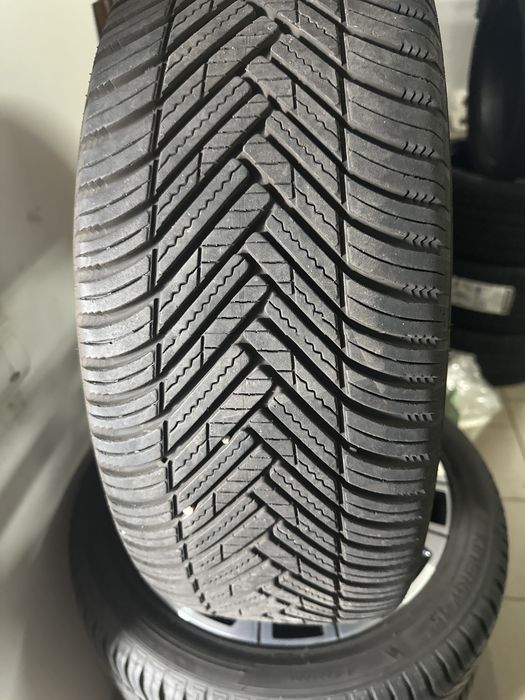 Roti Volswagen-Skoda 225/45 R17 Hankook All season