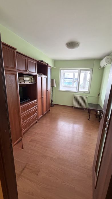 Inchiriere apartament 3 camere VICTORIEI