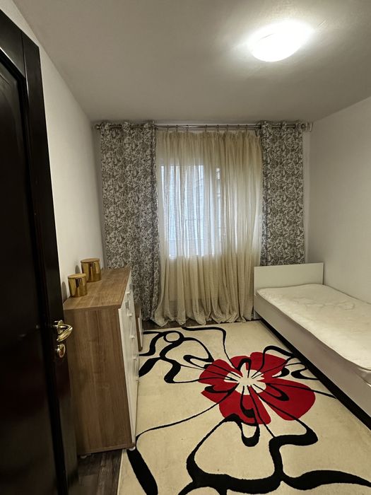 Inchiriez apartament 3 camere+Living