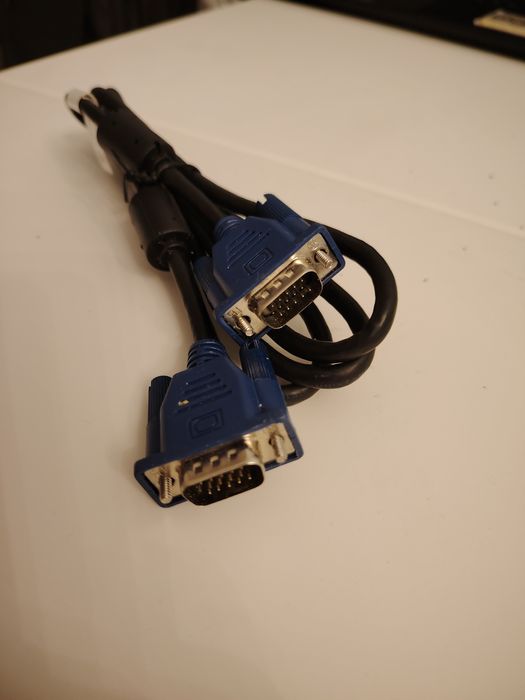 Продам качественный VGA-кабель для подключения монитора к компьютеру и