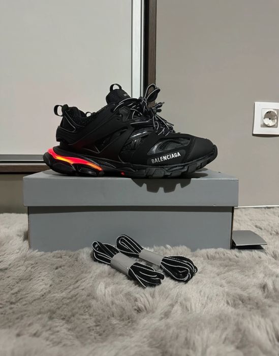 Balenciaga track