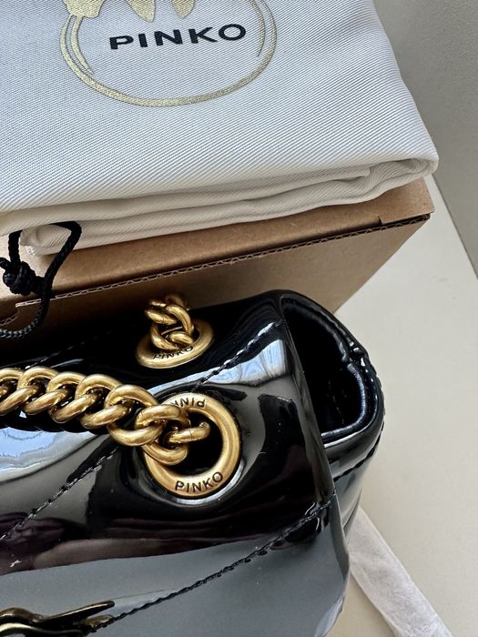 Чисто нова лачена чанта Pinko Love Puff