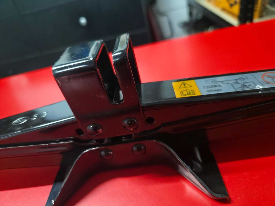 CRIC Auto Universal - SUV 1.200 KG NOU - VW SKODA AUDI BMW Kia Toyota