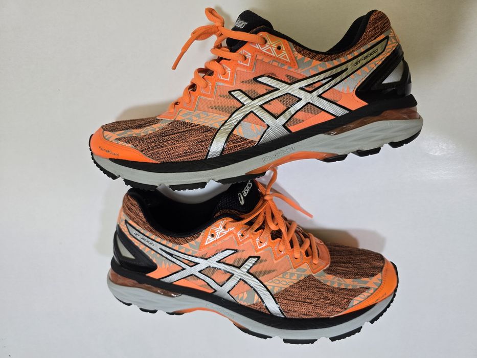 Adidasi Asics gel Gt-2000 colectie 42-43