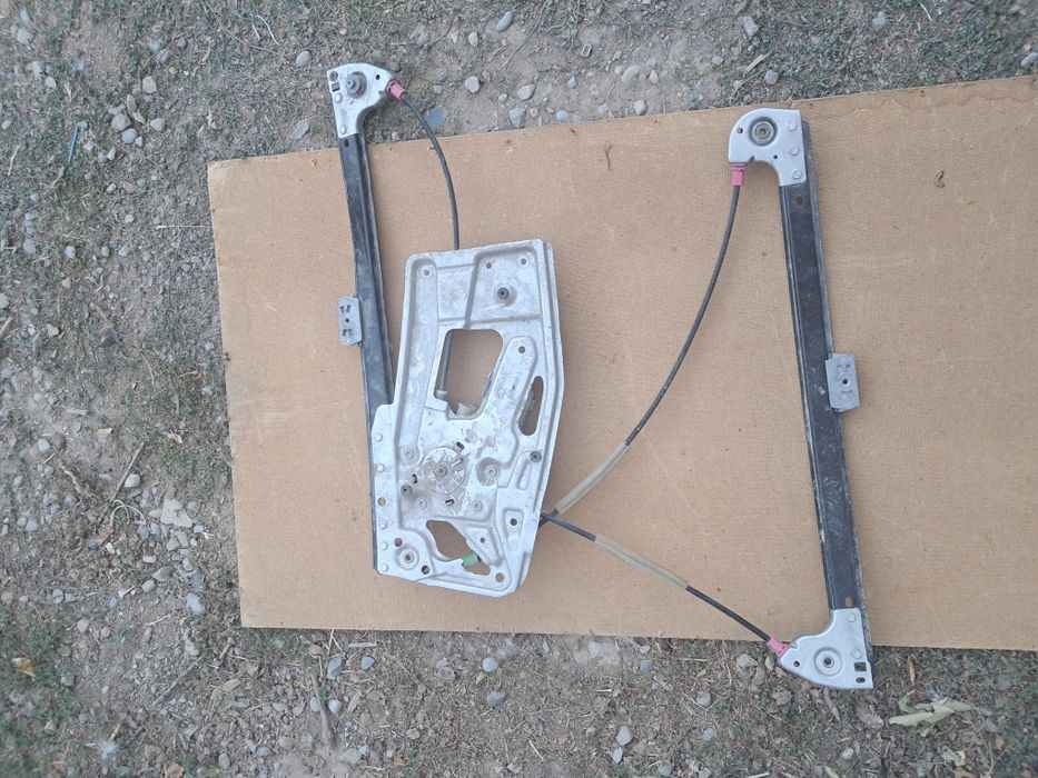 На бмв е39 стеклоподемник продаётся