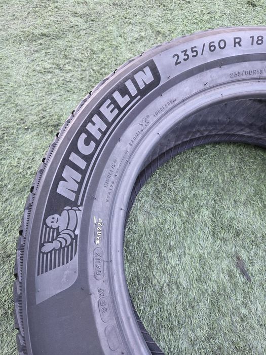 235 60 18 Michelin