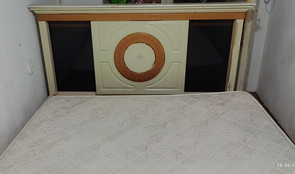 Продаётся спальня мебель