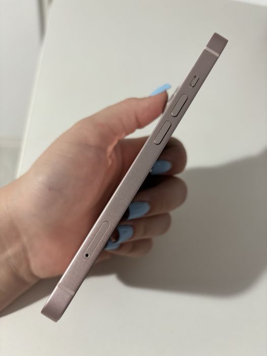 Vand Iphone 13 Roz