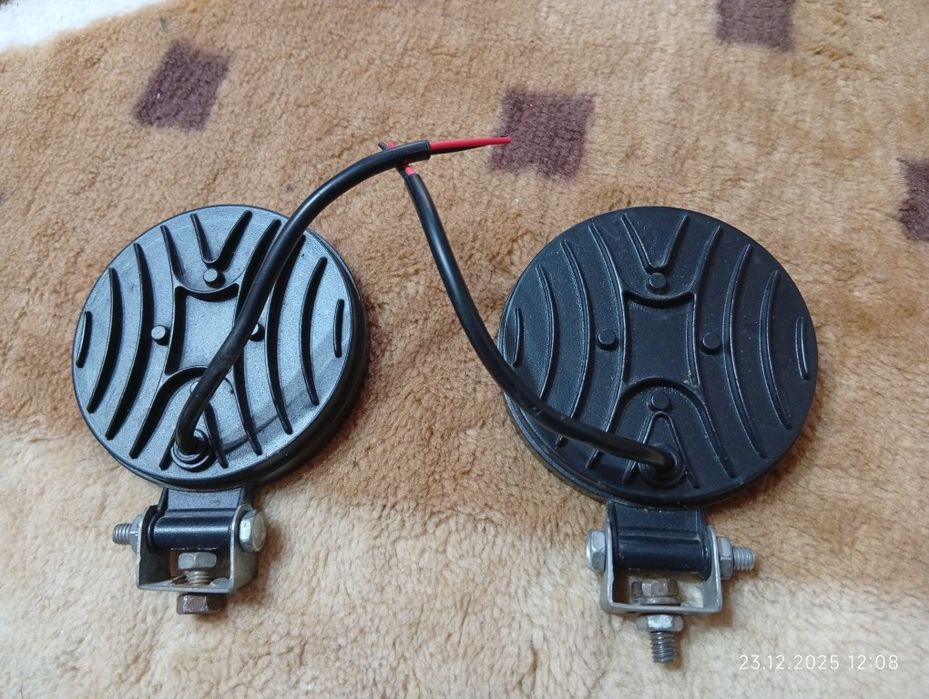 Подам свето диодные фары .