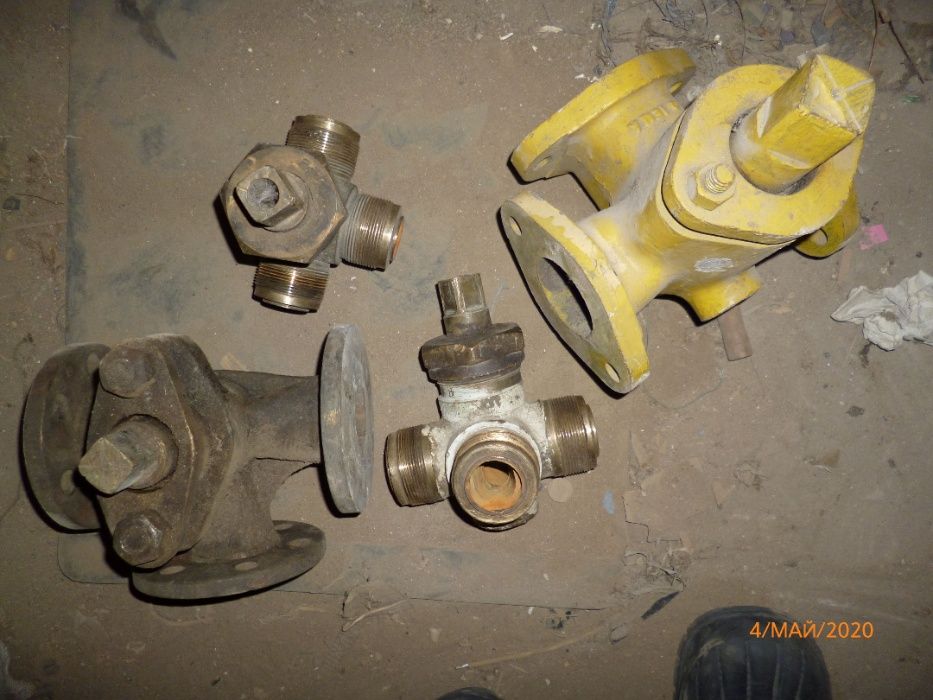 Краны бронзовые пробковые трехходовые