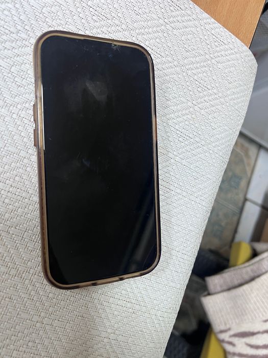 Iphone15 de vanzare putin utilizat ! Este perfect functional! Spart ecran, doar  sticla
