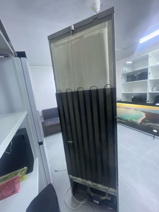 Холодильник Indesit 195 см