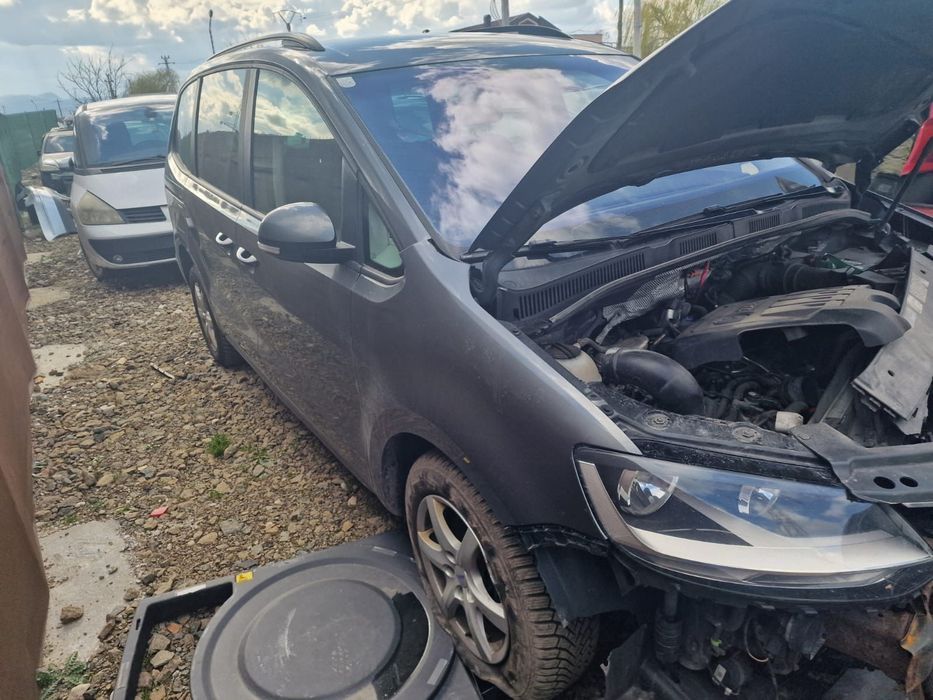 Dezmembram Volkswagen Sharan, an 2012, 2.0 TDI cod CFF, cutie manuala