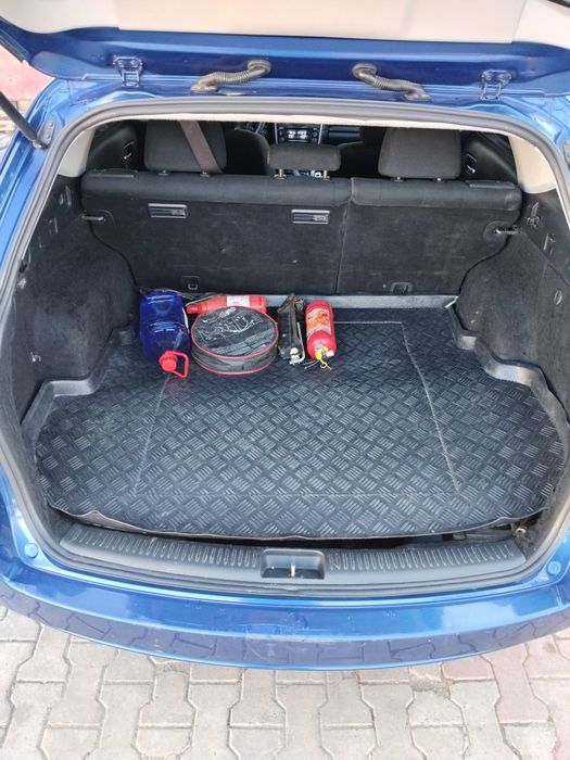 Vând Mazda6 2007 diesel 2.0 xenon sirocou comenzi volan pilot automat încălzire scaune fără defecte mecanice  preț 2200 ușor negociabil