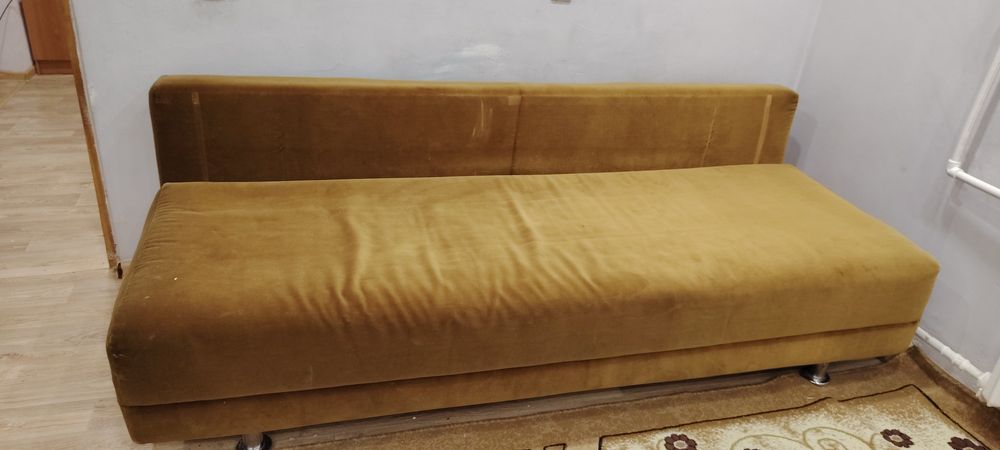 Диван в хорошем состоянии
