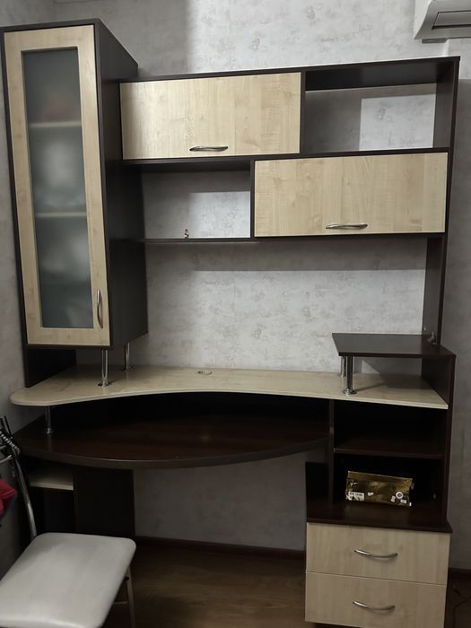 продам компютерный стол