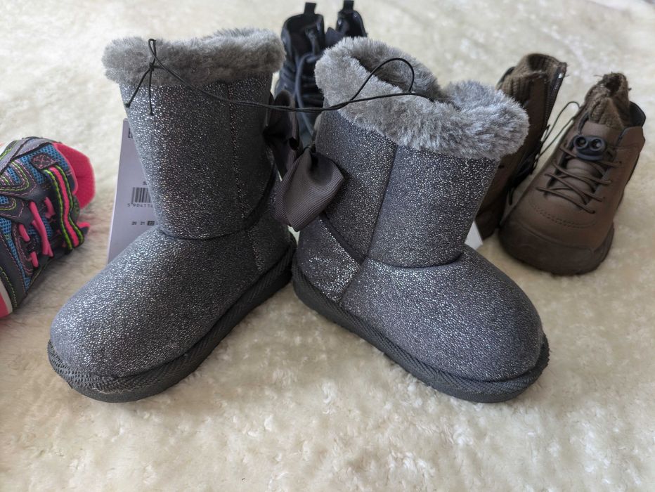 Продавам ботушки + екипче