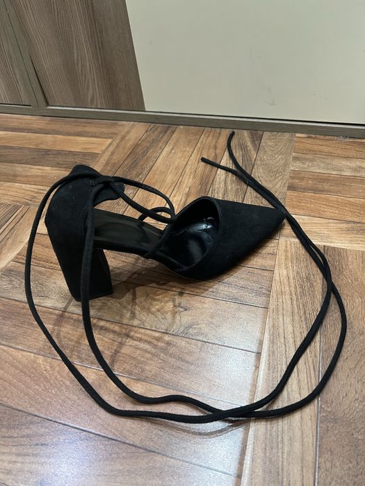 Токчета с връзки, 39