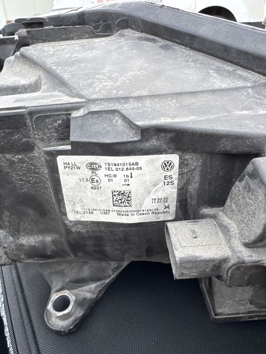 Фар за Фолсваген UP ляв