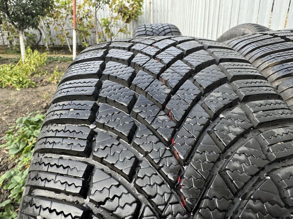 Anvelope de iarna 225 60 R18 Bridgestone Blizzak Lm 005 Dot 25/2023 10