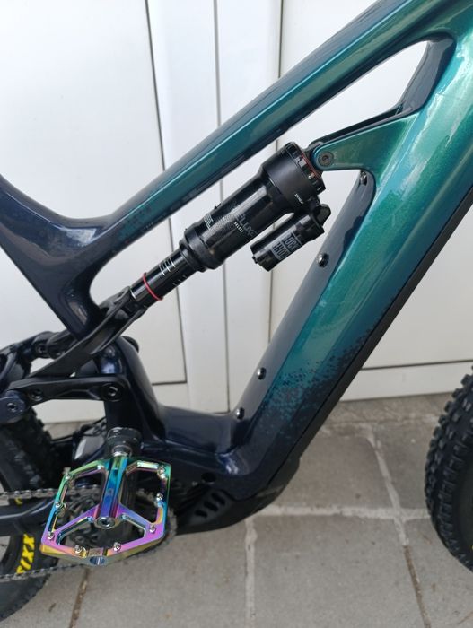 Електрически велосипед Cannondale DH