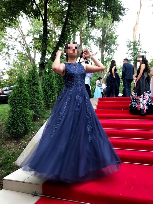 Вечернее платье