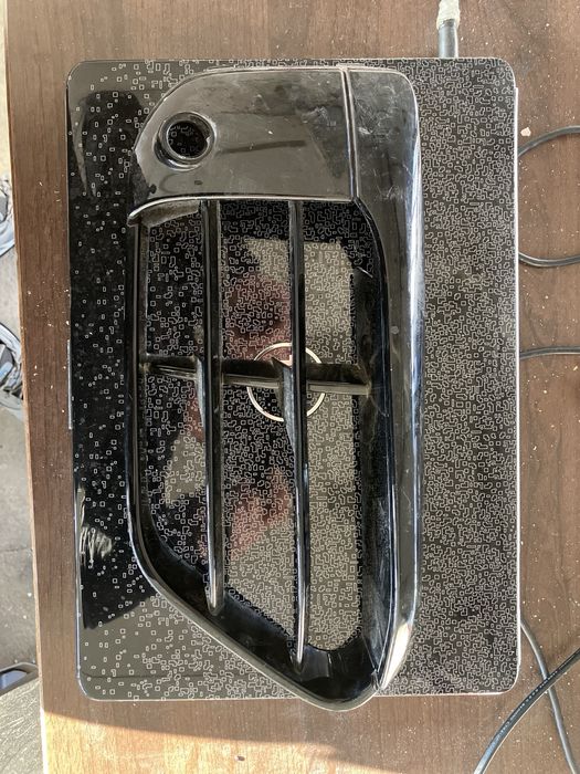 Решетка в предна броня за БМВ Х1 Ф48 BMW X1 F48  2015-2019г