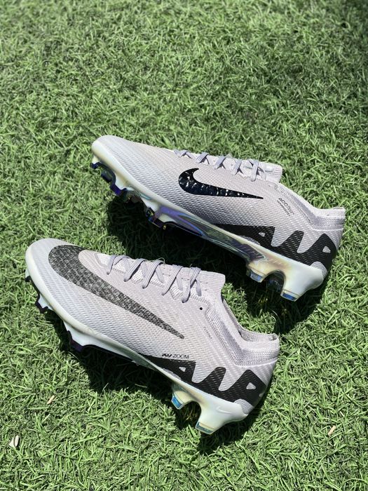 Футбольные бутсы