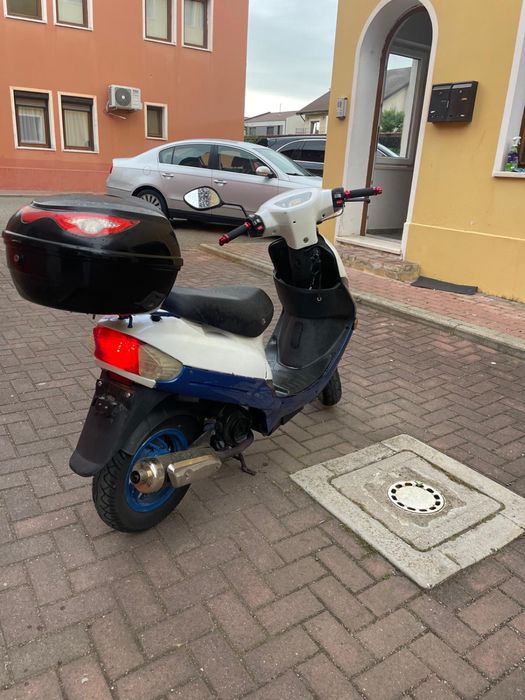 Vand scuter de 50
